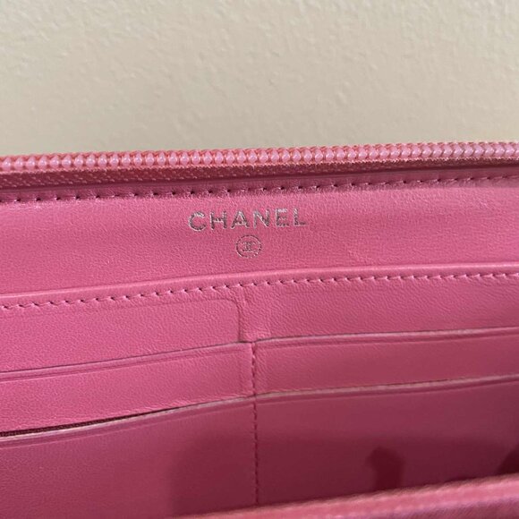 Pink Chanel Crossbody Bag - Picture 3 of 9